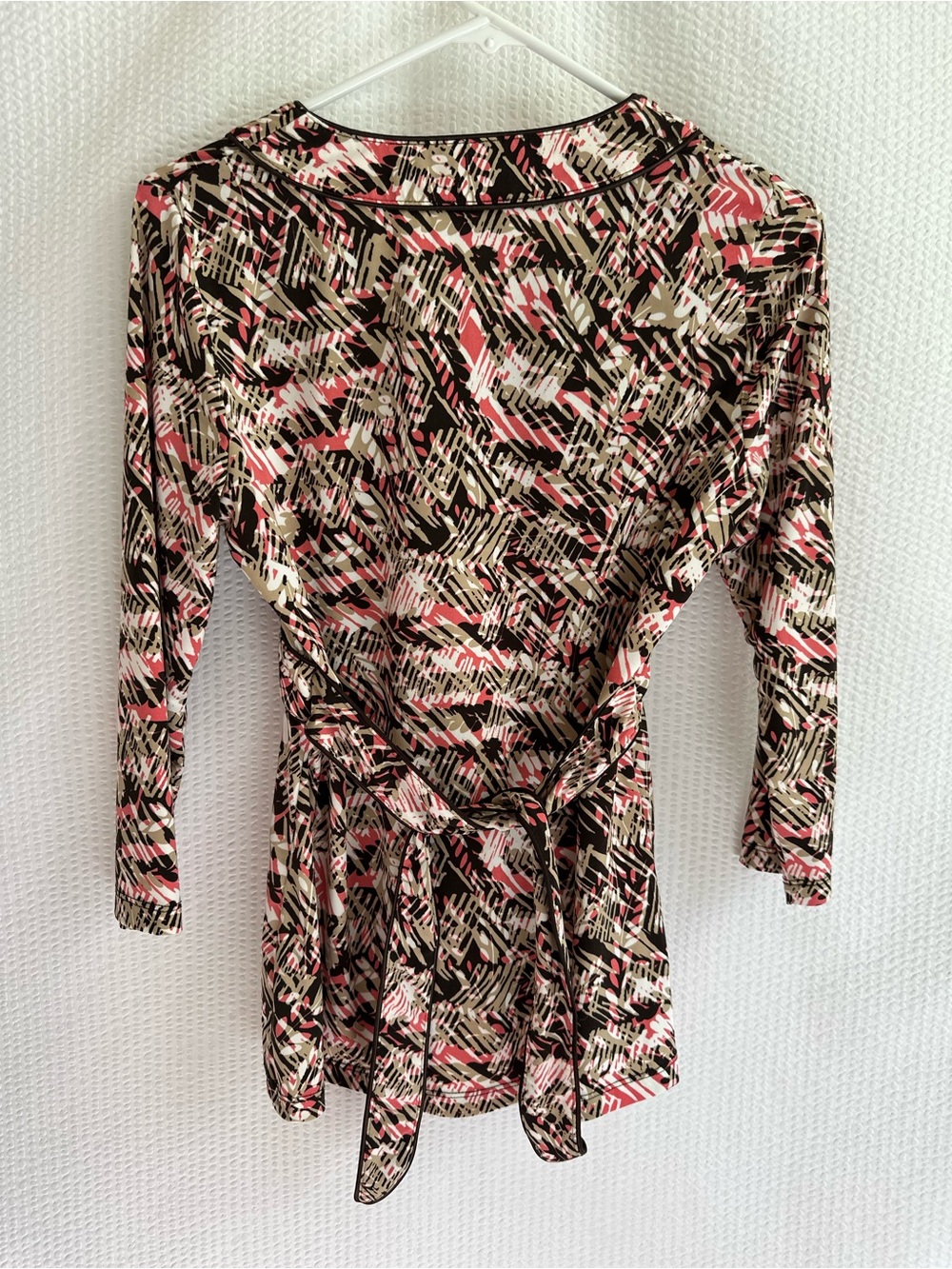 LOFT Women’s Abstract Print Faux Wrap Tie Waist Top Size Medium Pink Brown Cream - Picture 2 of 6